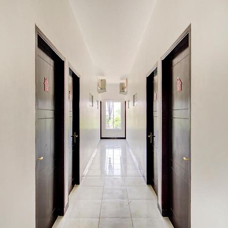 Oyo Life 3987 Kost Aditya Surabaya Ngoại thất bức ảnh