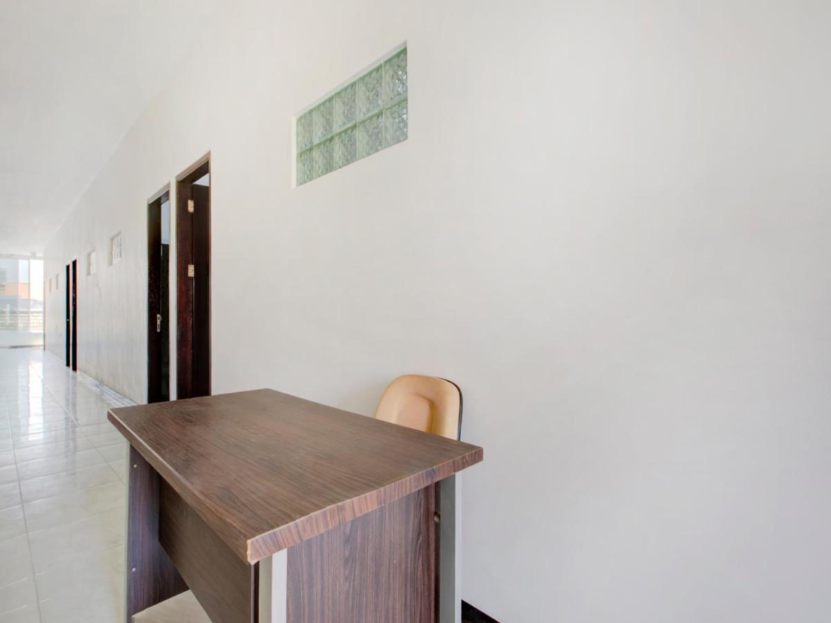 Oyo Life 3987 Kost Aditya Surabaya Ngoại thất bức ảnh