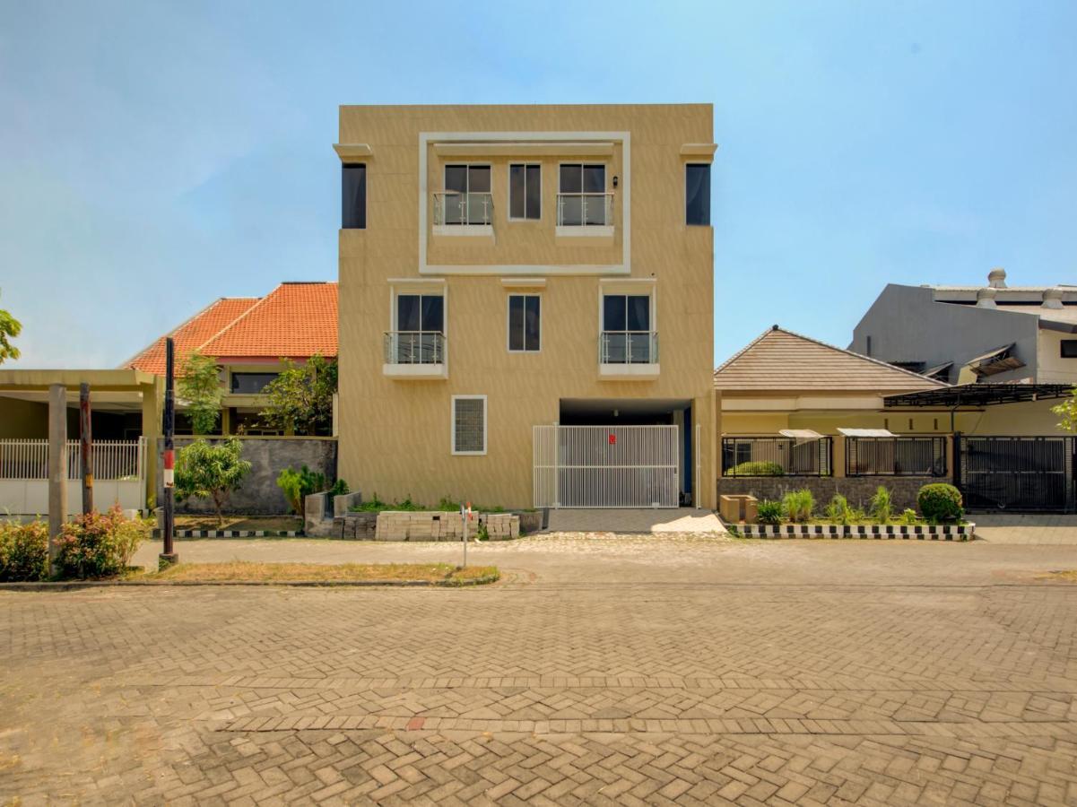 Oyo Life 3987 Kost Aditya Surabaya Ngoại thất bức ảnh